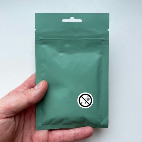 Naklejka Ø 20 mm, piktogram, symbol zakazu dla dzieci 0–3, zdjęcie poglądowe.jpg